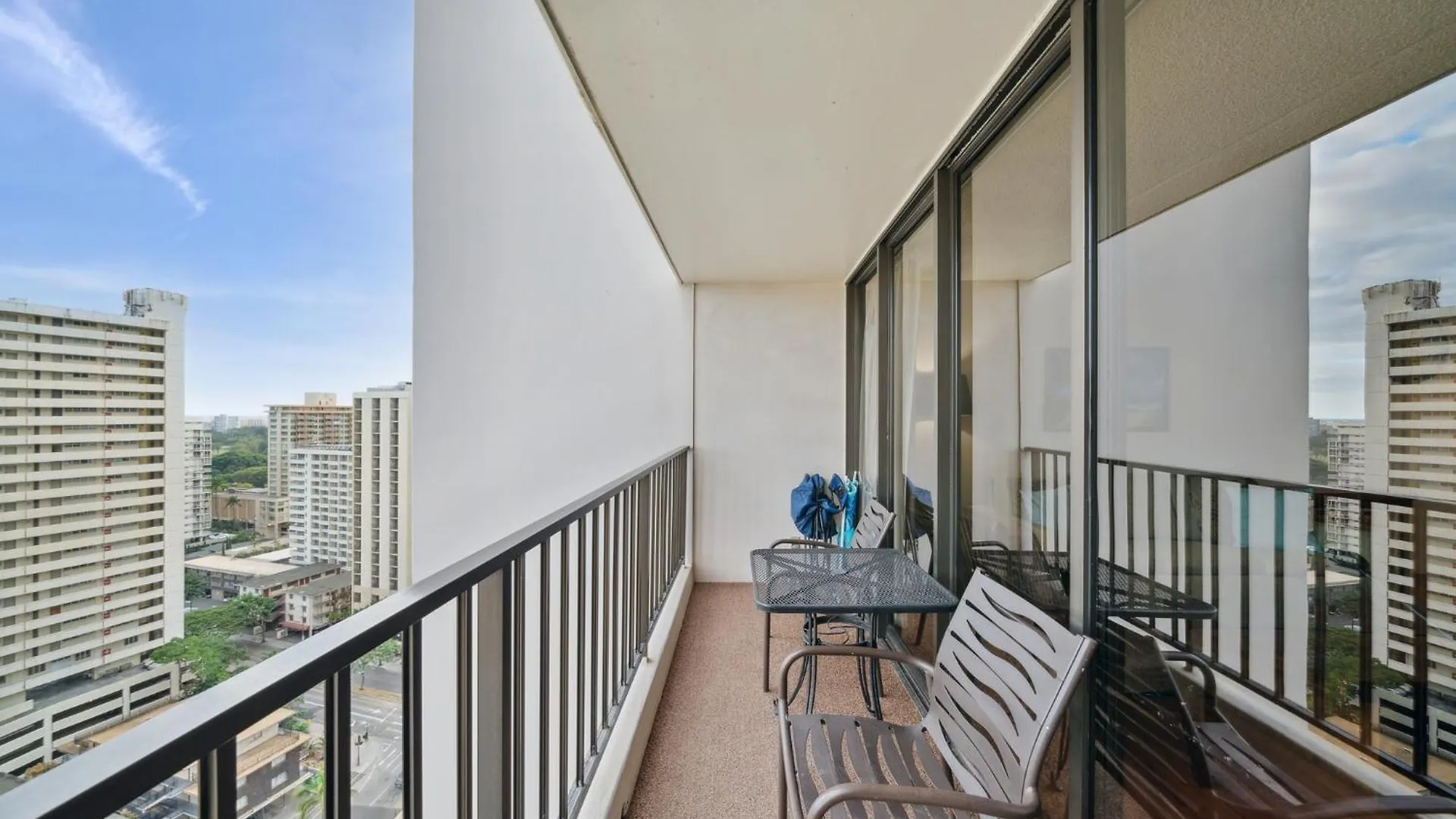 Deluxe 21St Floor Corner Condo With Diamond Head Views Condo Honolulu